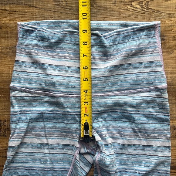 Lululemon Wunder Under Crop III Space Dye Twist Lullaby Ray Women’s Size 6 - Picture 4 of 9